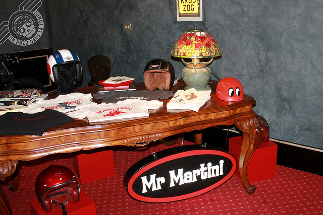 Le bureau de Mr Martini, au milieu de son showroom.