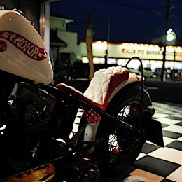 Harley-Davidson Panhead chopper : une bécane signée Ace Motorcycle.