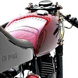 Yamaha SR 400 cafe-racer : une bécane signée The Sports Custom.