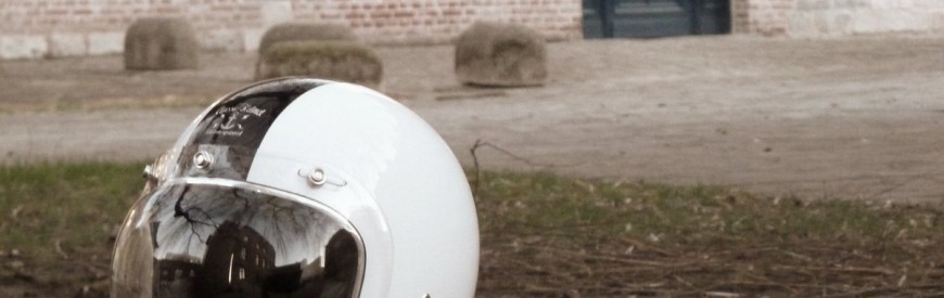 Le casque jet GP Classic Helmets, à son tour soumis à l'épreuve du test...