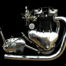 Les plus beaux moteurs de motos, déshabillés par Gordon Calder...