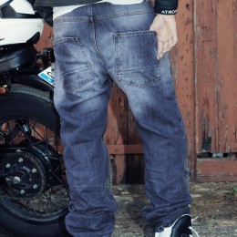 Testés pour vous : les jeans moto renforcés au Kevlar de chez Overlap...