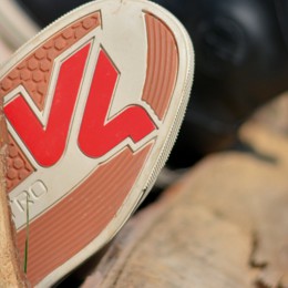 Testées pour vous : les chaussures moto Game Alpina de chez Vquattro...