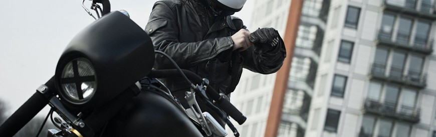 Un total look pour allier style, confort et protection à moto...