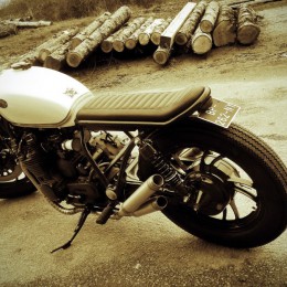 Yamaha XJ 650 "bratstyle" : Ironbike Kustom succombe au style japonais...