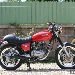 Honda CB 400 T scrambler : la petite meule de Didier...