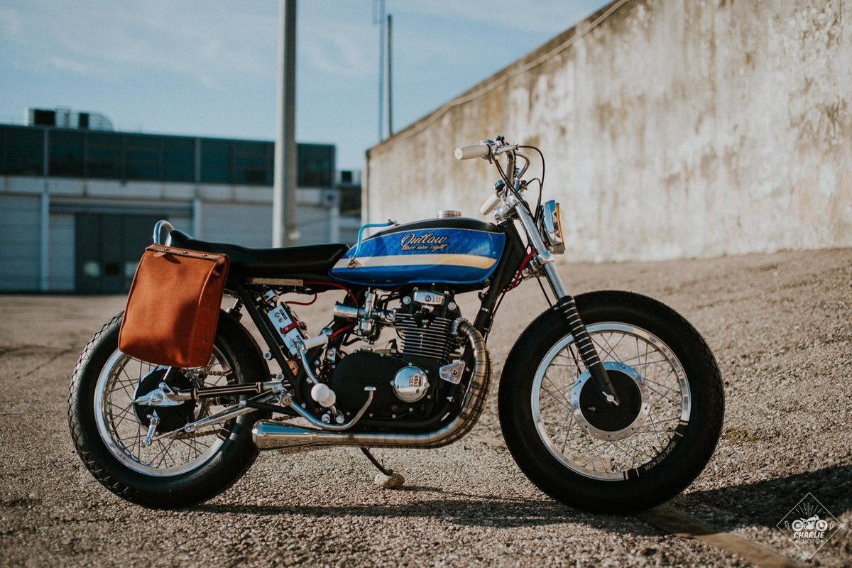 Kawasaki Z400 Custom Bravissimo Unique Cycle Work Un Pneu Dans La 