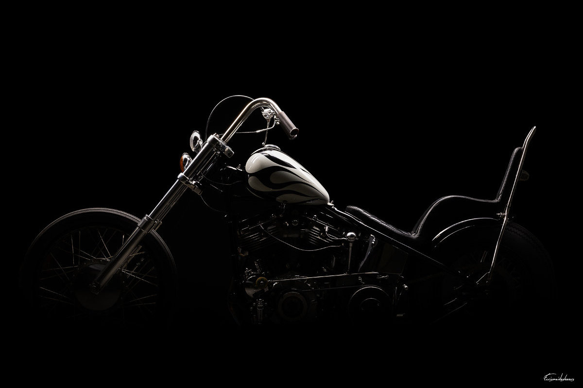 Une Harley-Davidson Panhead chopper, immortalisée par "Ecris-moi des lueurs"...