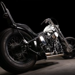 Une Harley-Davidson Panhead chopper, immortalisée par "Ecris-moi des lueurs"...