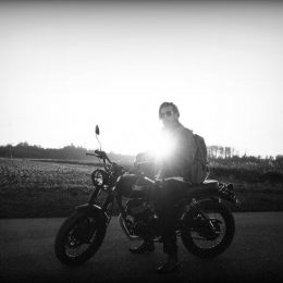 Dirty Deep : carnet de voyage à motos d'un groupe de blues rock...