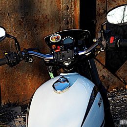 Moto Guzzi 750 Breva personnalisée : Stéphane peaufine sa prépa.