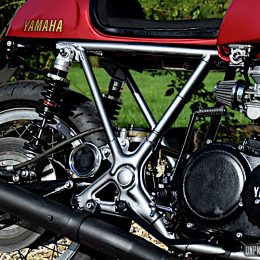 La Yamaha XS 750 cafe-racer de David...