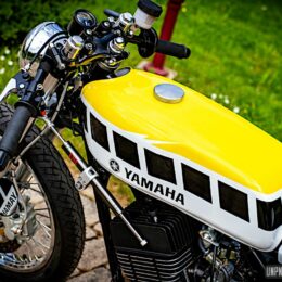Yamaha RD 250 cafe-racer : Kamaji s'offre une cure de mélange deux temps !