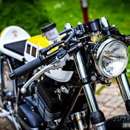 Yamaha RD 250 cafe-racer : Kamaji s'offre une cure de mélange deux temps !
