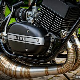 Yamaha RD 250 cafe-racer : Kamaji s'offre une cure de mélange deux temps !