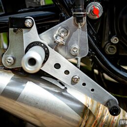 Yamaha RD 250 cafe-racer : Kamaji s'offre une cure de mélange deux temps !