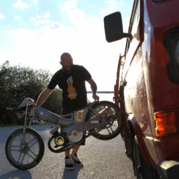 Une Motoconfort taillée pour les records, e que s'apelerio... Kumiko.