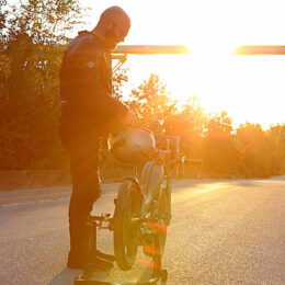 Motoconfort AU65 "Kumiko" par Cyril Cheval - Episode 03 : L'équipement.