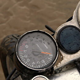 Vus à Pendine Sands : Greg et sa Suzuki DR 600 de land speed racing.